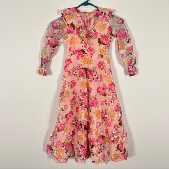 Vintage Other - Vintage girl dress flower